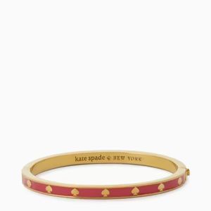 KATE SPADE 
Spot The Spade Hinged Bangle